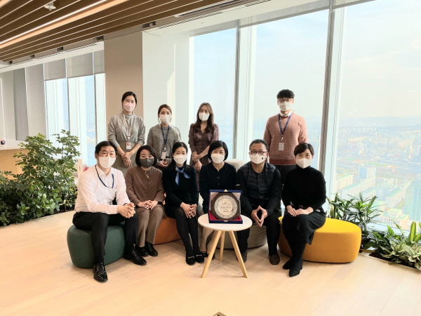 ▲ 한국 산도스는 한국코치협회가 개최한 '제18회 대한민국코칭컨페스티벌'에서 '2021년 코칭문화 확산 우수기관'에 선정됐다고 21일 밝혔다.